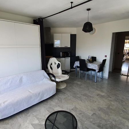 Superbe Appartement Plage Saint-Laurent Du Var Saint-Laurent-du-Var Exterior photo